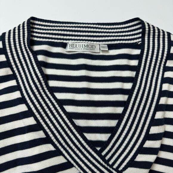 BLUHMOD Women Blue and White Striped V-Neck Sweater Size XL - Picture 3 of 6